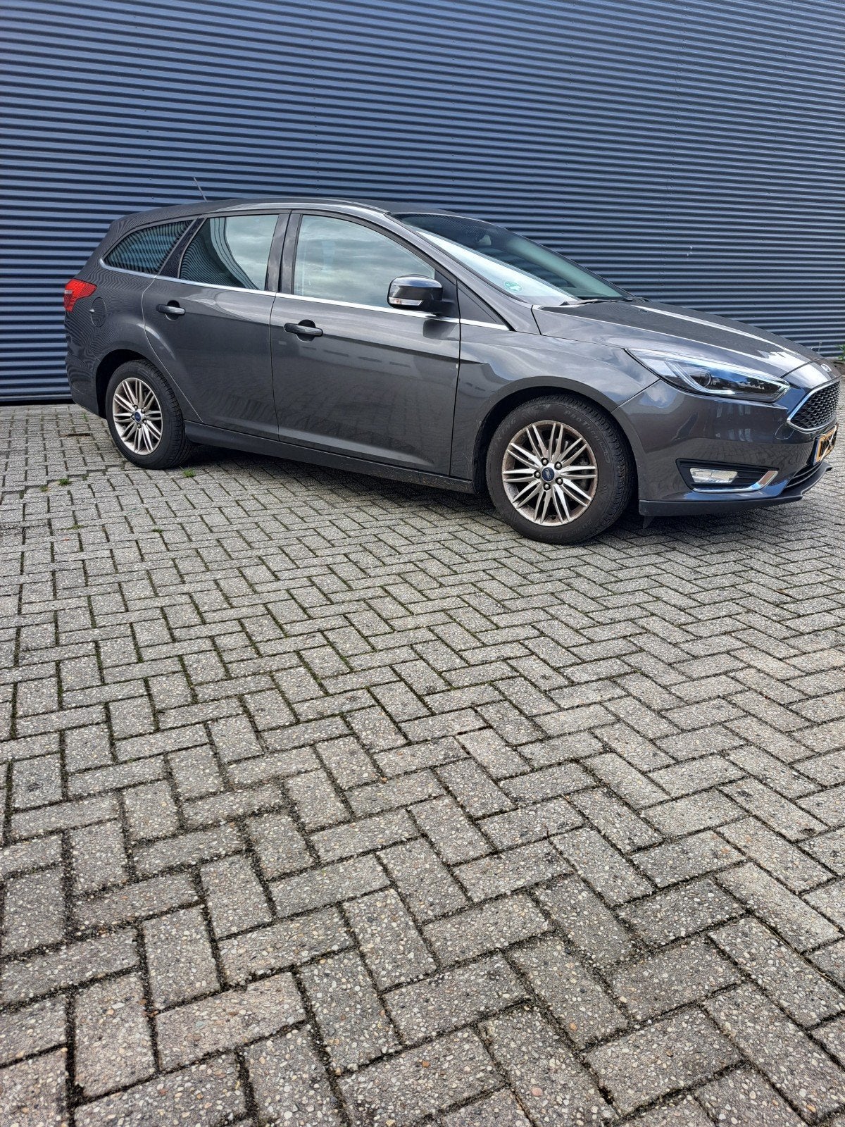 Ford Focus 1.0 Ecoboost 125pk 2017 Grijs inruil mogelijk., Auto's, Zwart, Handgeschakeld, 1216 kg, Particulier