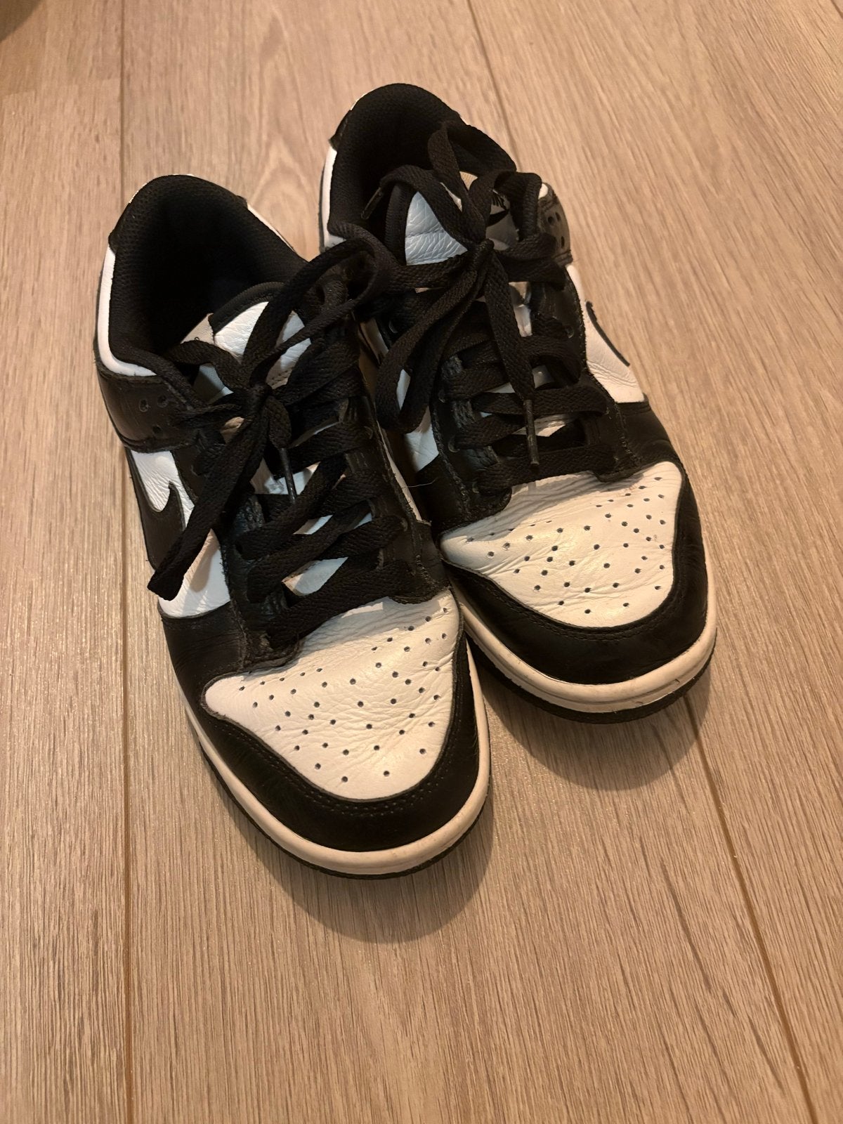 Nike Dunk Low Panda sneakers - Maat 37,5, Ophalen of Verzenden, Gedragen, Zwart, Sneakers of Gympen