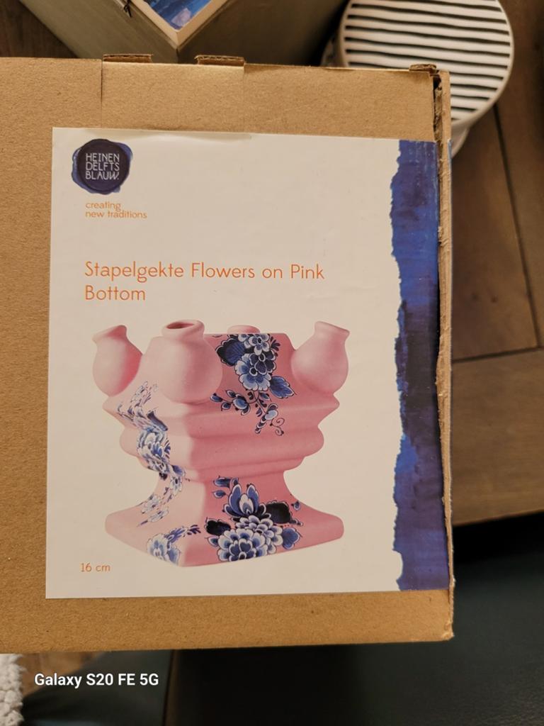 Heinen Delfts Blauw Stapelgekte Flowers on Pink Bottom, Ophalen of Verzenden, Nieuw, Overige kleuren