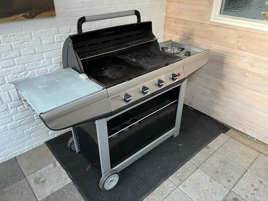 Campingaz Adelaide4 PremiumDeluxe gasbbq  zijbrander en hoes, Ophalen, Zo goed als nieuw, Campingaz, Gas