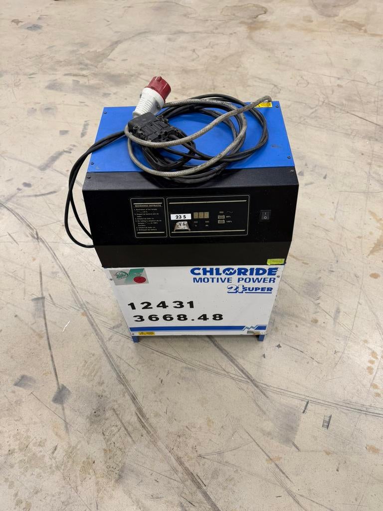 Acculader heftruck 48v 60A 400v, Ophalen, Zo goed als nieuw