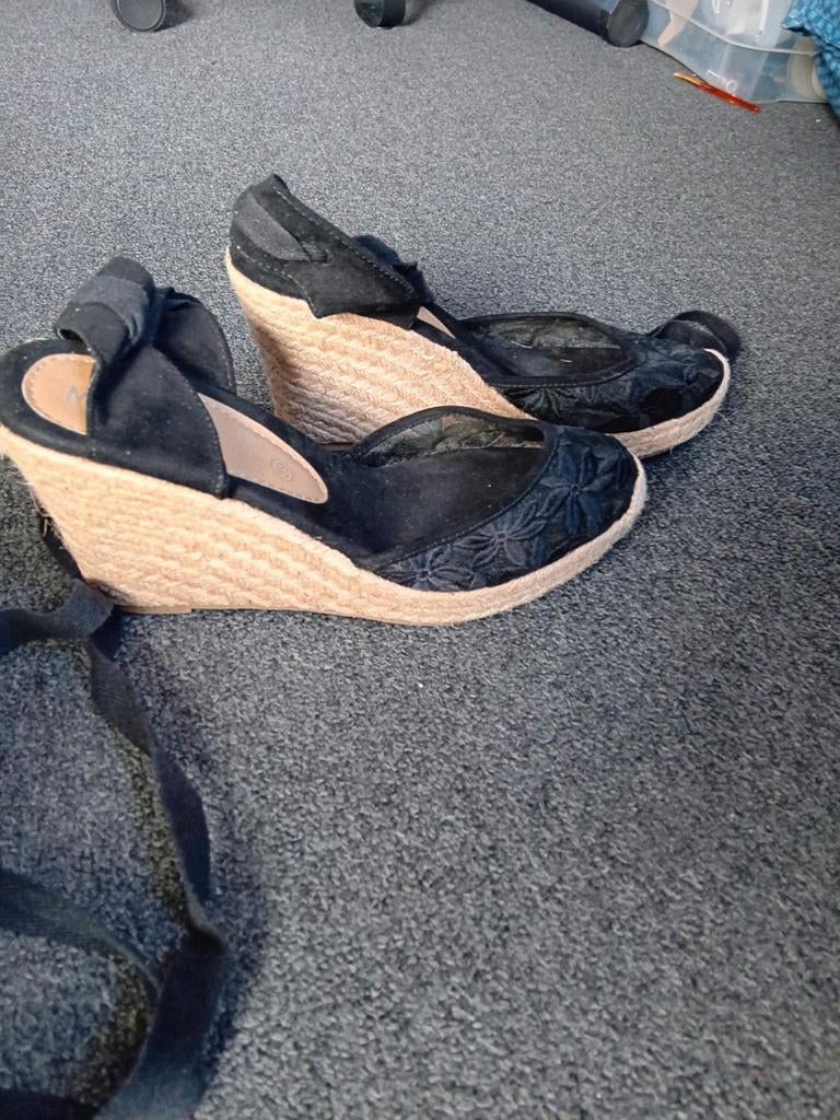 Nieuwe espadrilles sleehak van marypaz, maat 39., Kleding | Dames, Schoenen, Zwart, Ophalen of Verzenden, Zo goed als nieuw, Espadrilles of Moccasins