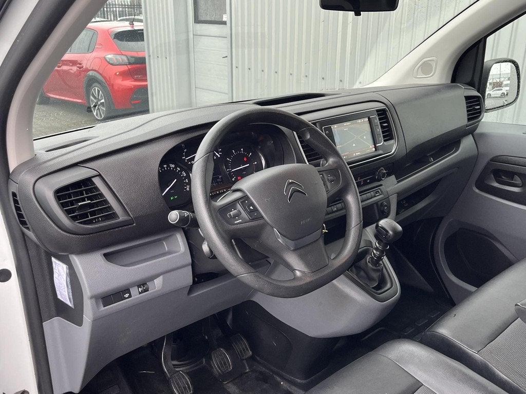 Citroen Jumpy 1.5 BlueHDI 120*CARPLAY*NAVI*CRUISE*A/C*3PERS*, 1556 kg, Citroën, Leder en Stof, Origineel Nederlands