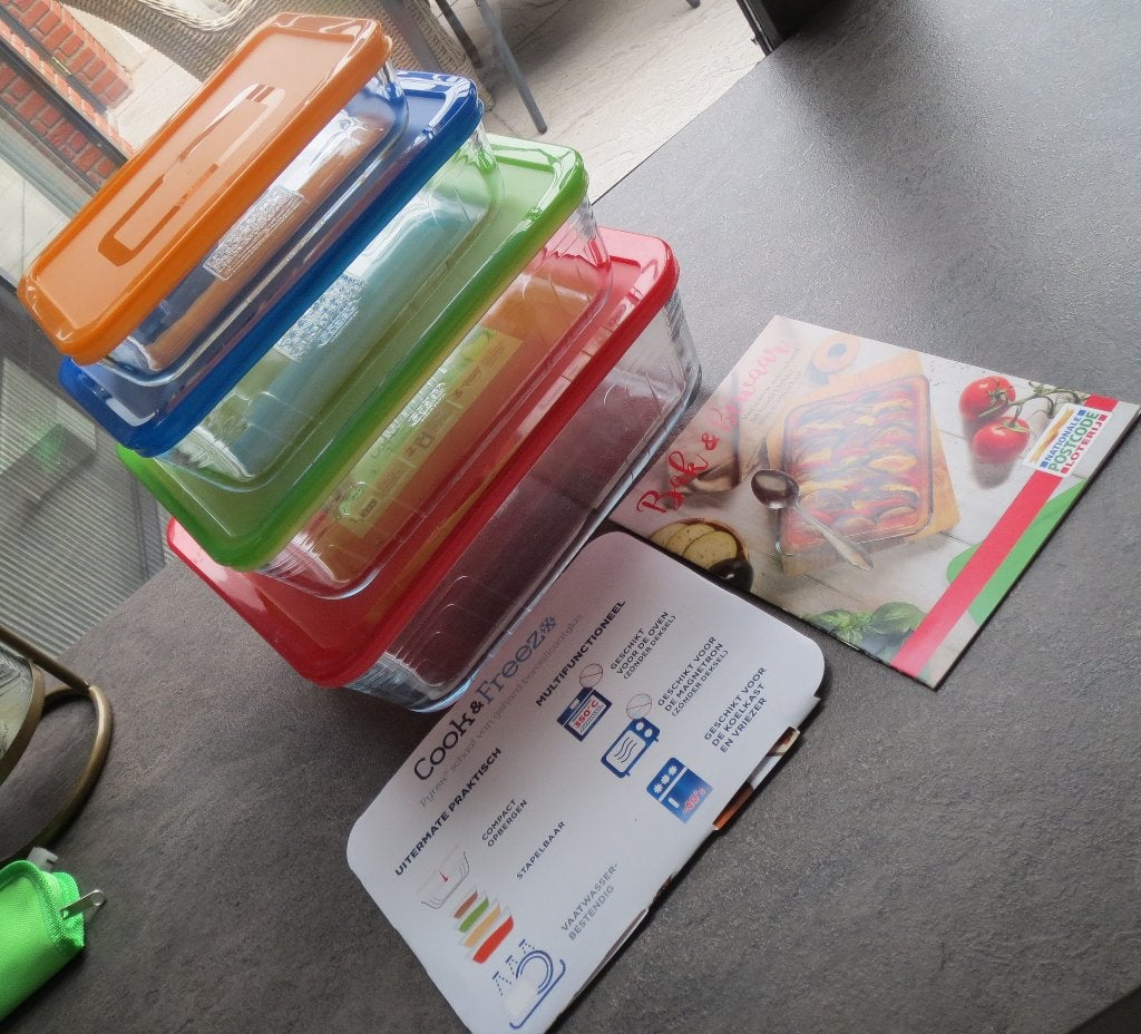 4 nieuwe rechthoekige Pyrex stapelbare glazen ovenschalen, Huis en Inrichting, Ophalen, Nieuw