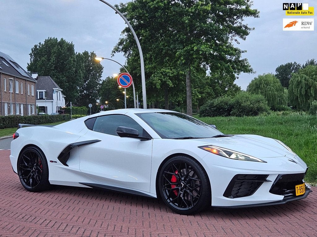 Chevrolet CORVETTE C8 Stingray Coupe 6.2 V8 automaat 502 pk, Auto's, Chevrolet, Automaat, Achterwielaandrijving, Gebruikt, Wit