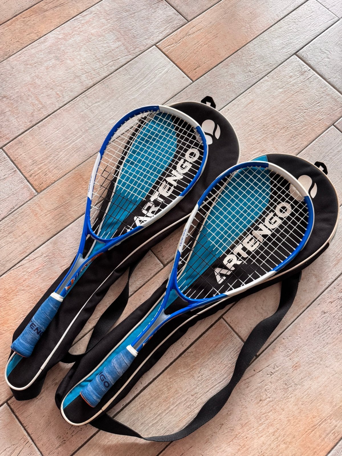 Squash rackets Artengo, Sport en Fitness, Squash, Ophalen of Verzenden, Zo goed als nieuw, Racket, Met hoes
