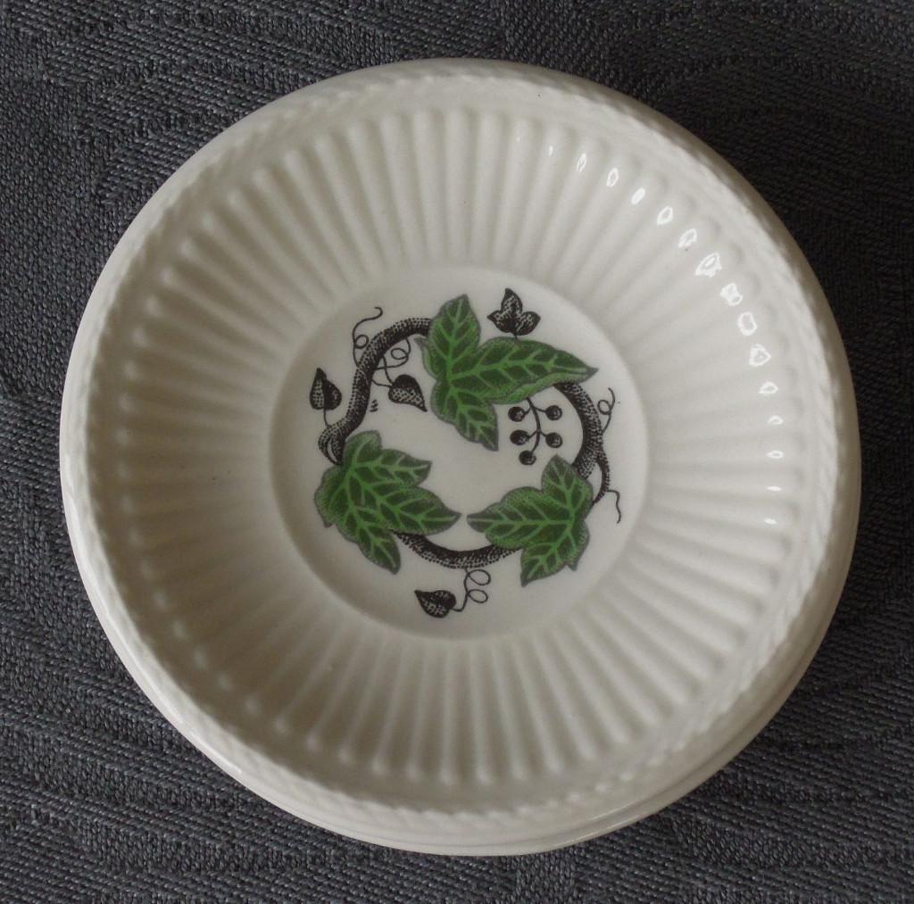 Nr RR27: 1 stel Wedgwood Stratford bonbonschaaltjes, Wedgwood, Overige typen, Ophalen of Verzenden, Zo goed als nieuw