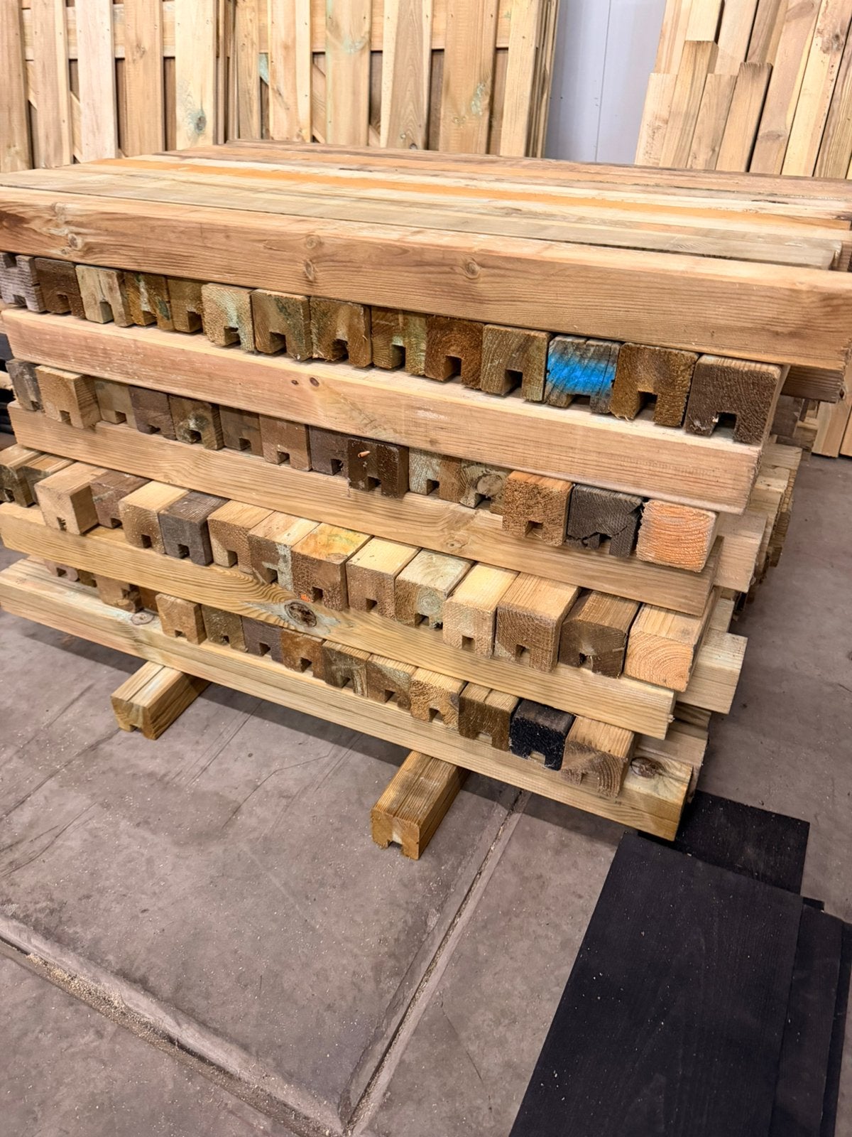Balken grenen 1m lang 7x7  130 stuks droog, Doe-het-zelf en Verbouw, Hout en Planken, Ophalen, Zo goed als nieuw, Balk, Vuren