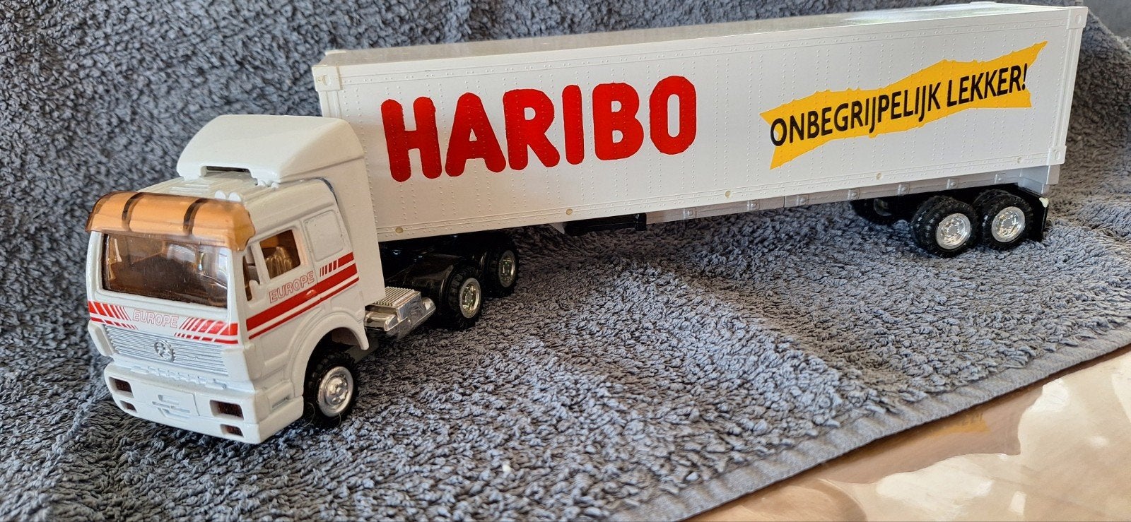 EDCO Collectors Models Mercedes Trekker Haribo Container, Verzenden, Zo goed als nieuw