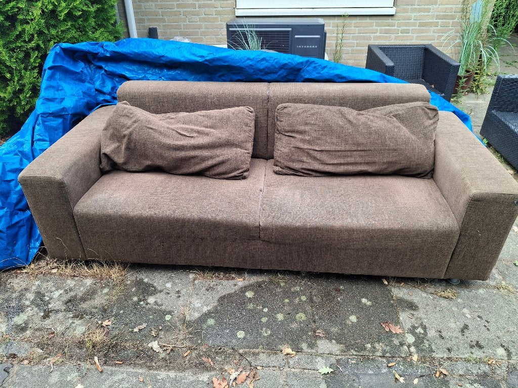 Gratis bruine bank ophalen, Ophalen, Kunststof, Gebruikt, Driepersoons