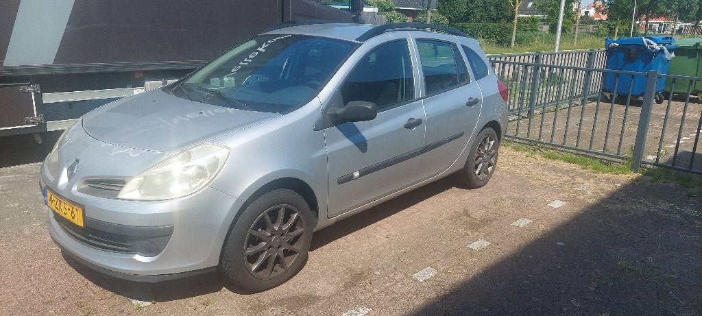 Renault Clio 1.2 16V 55KW Estate 2008 Grijs, Auto's, Renault, Voorwielaandrijving, 535 kg, 74 pk, 4 cilinders