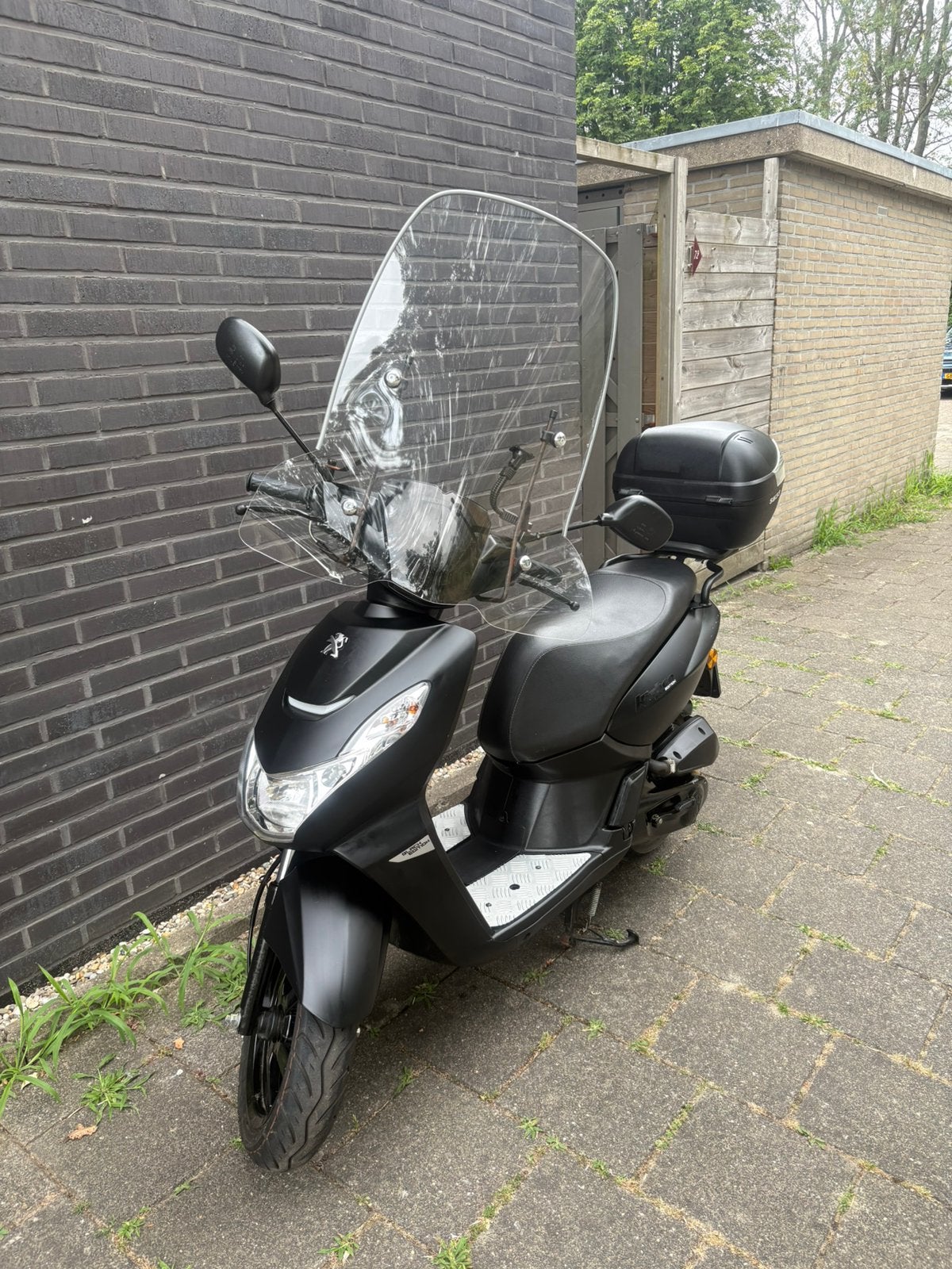 Peugeot Kisbee Black Edition, Fietsen en Brommers, Scooters | Peugeot, Ophalen, Overige modellen, Zo goed als nieuw, Benzine
