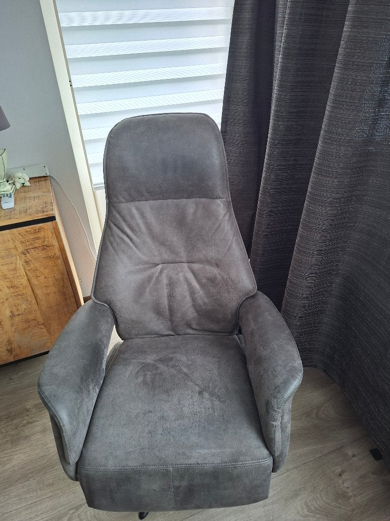 GRATIS Comfortabele grijze relaxfauteuil, Ophalen, Gebruikt, 75 tot 100 cm, 75 tot 100 cm