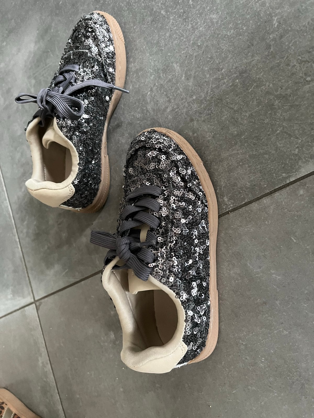 Zara Sneakers met pailletten - Maat 30, Meisje, Schoenen, Ophalen of Verzenden, Zo goed als nieuw