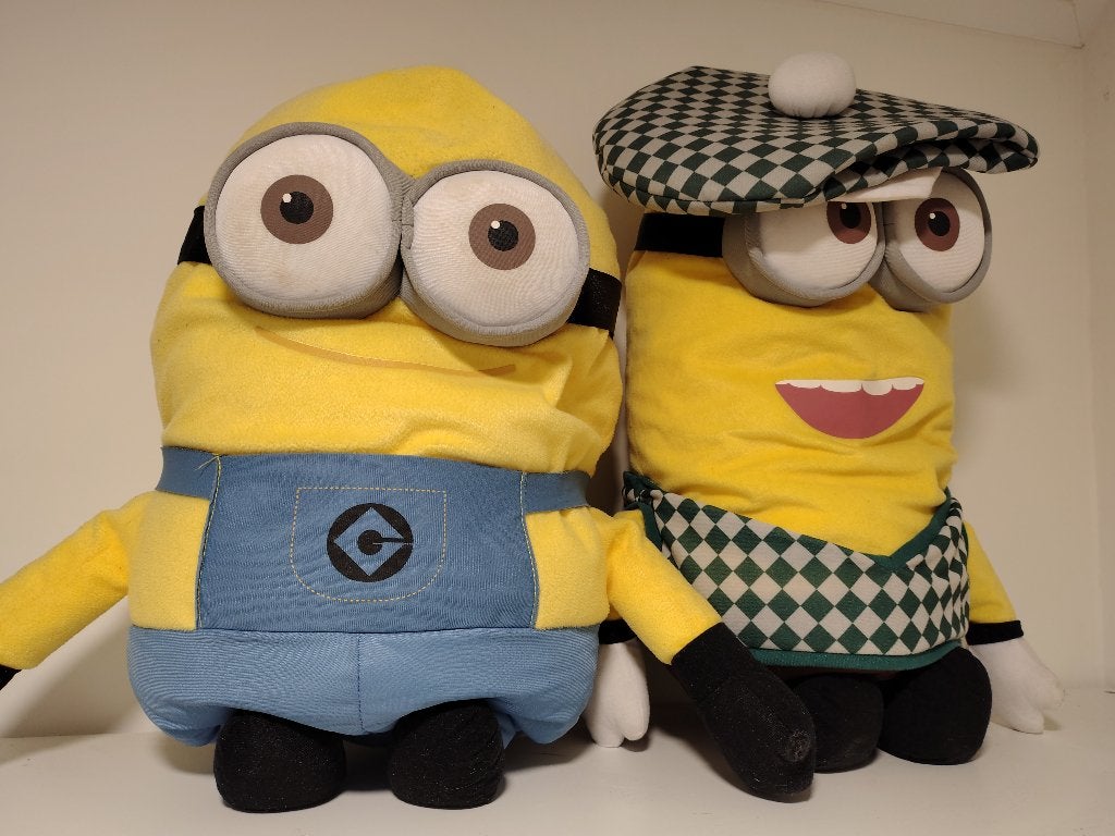 2 grote Minions knuffels, Ophalen, Gebruikt, Overige typen, Middelgroot (20 tot 80 cm)