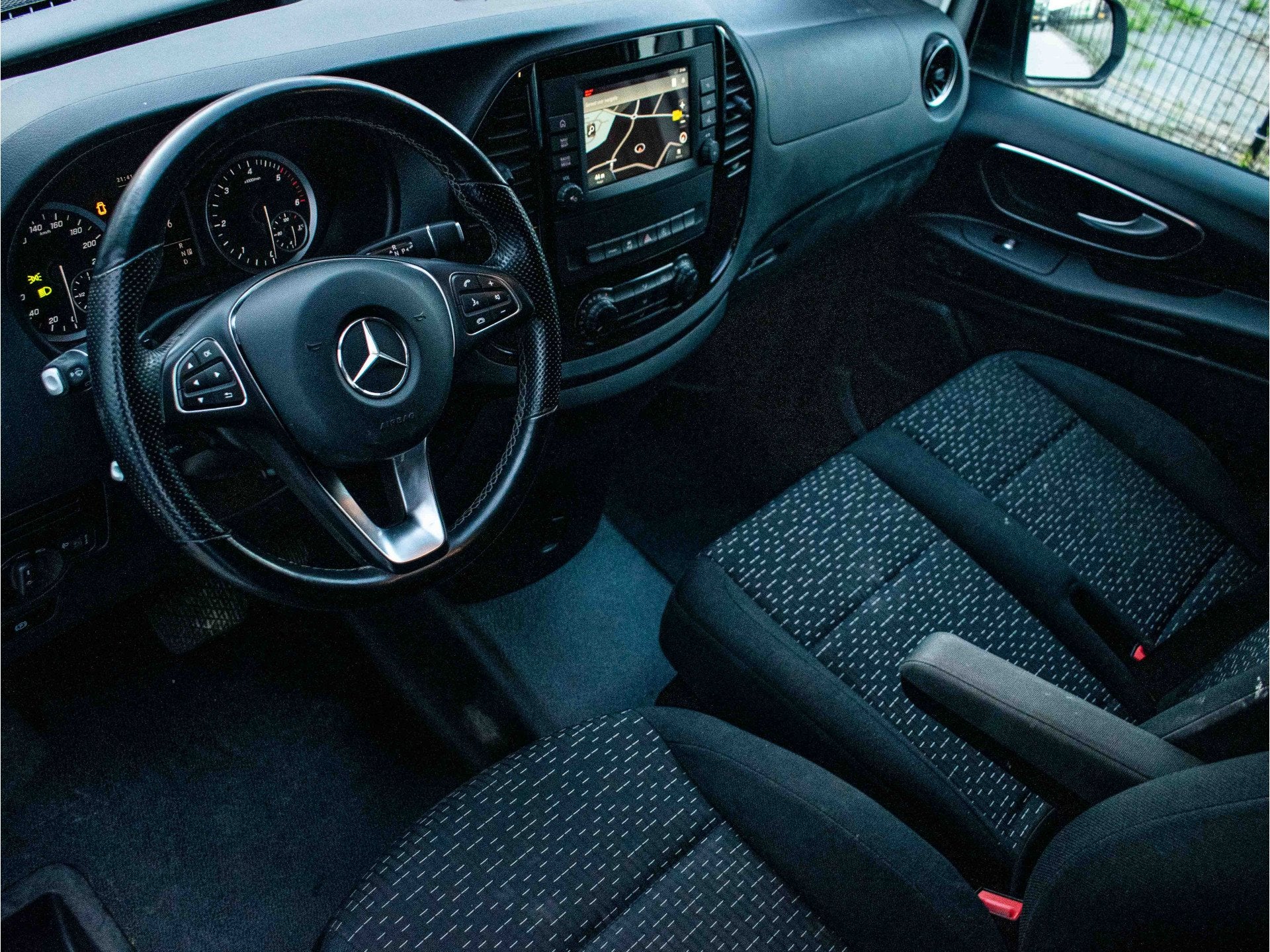 Mercedes-Benz Vito 114 CDI Extra Lang | Carplay | Trekhaak 2, Auto's, Bestelauto's, Automaat, Gebruikt, 4 cilinders, 2500 kg