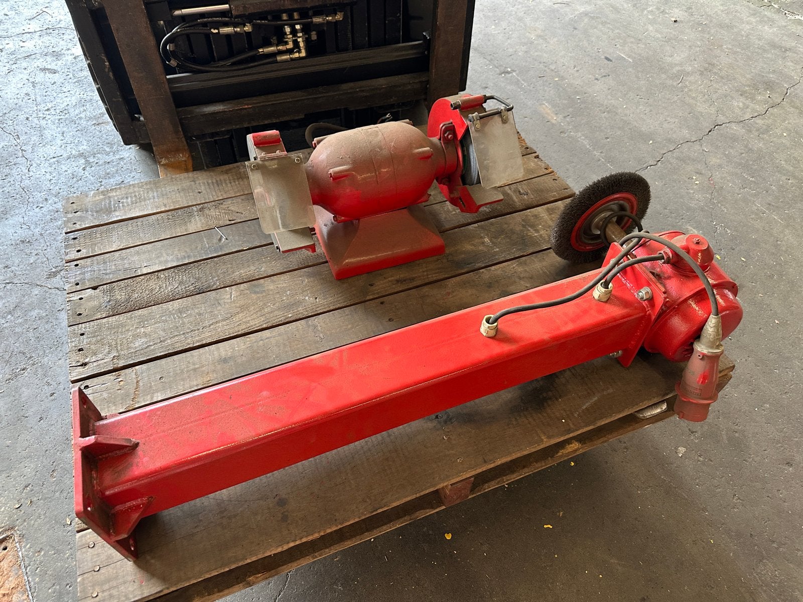 Werplaats apparatuur, Ophalen, Gebruikt, 1000 watt of meer, Werkbankslijpmachine