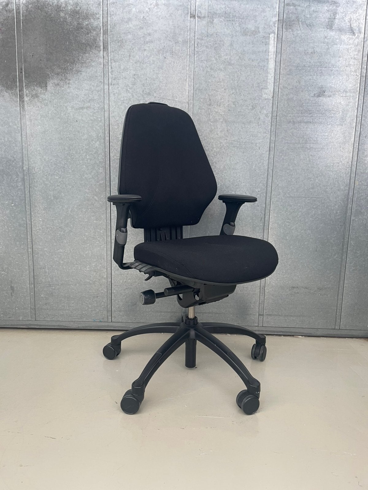 2x Rh Logic 300 zwart bureaustoel (voor maar €250 p.s!), Ophalen of Verzenden, Zo goed als nieuw, Zwart