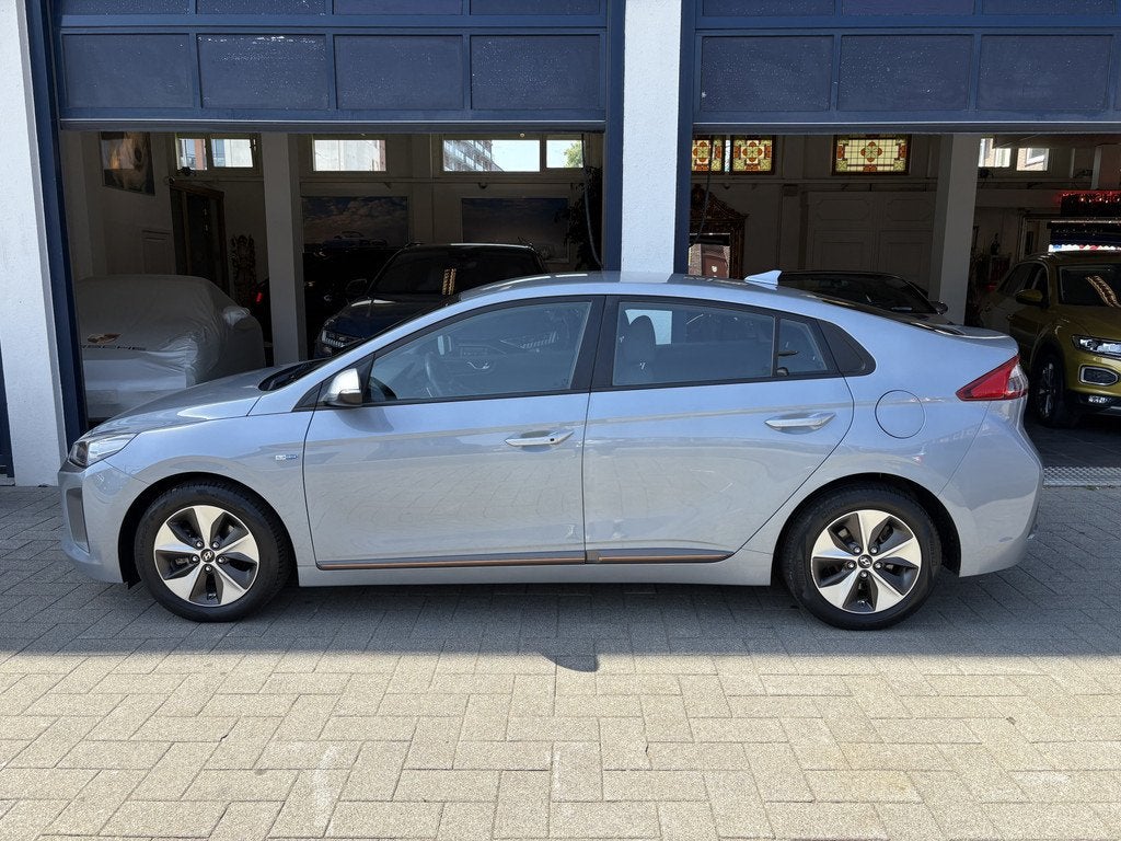 Hyundai IONIQ Comfort EV CARPLAY/CAMERA/CLIMA/NL AUTO/NAP, Gebruikt, Automatische klimaatregeling, Origineel Nederlands, IONIQ