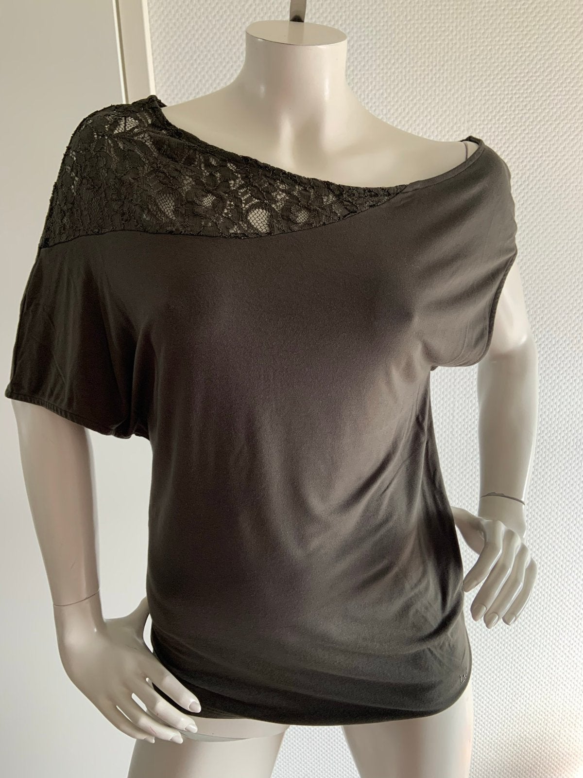 Liu jo shirt met kant. Maat it 42 nl 38, Kleding | Dames, Maat 38/40 (M), Bruin, Ophalen of Verzenden, Zo goed als nieuw