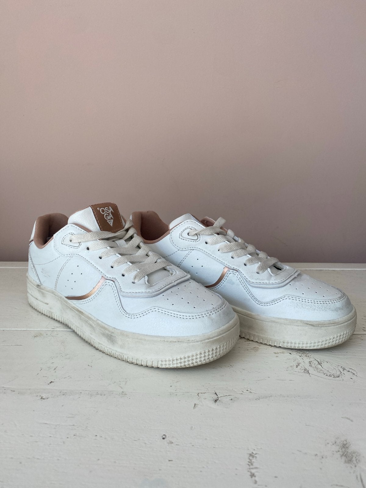 Osaga sneakers maat 38, nauwelijks gedragen, Kleding | Dames, Schoenen, Ophalen of Verzenden, Zo goed als nieuw, Wit, Sneakers of Gympen