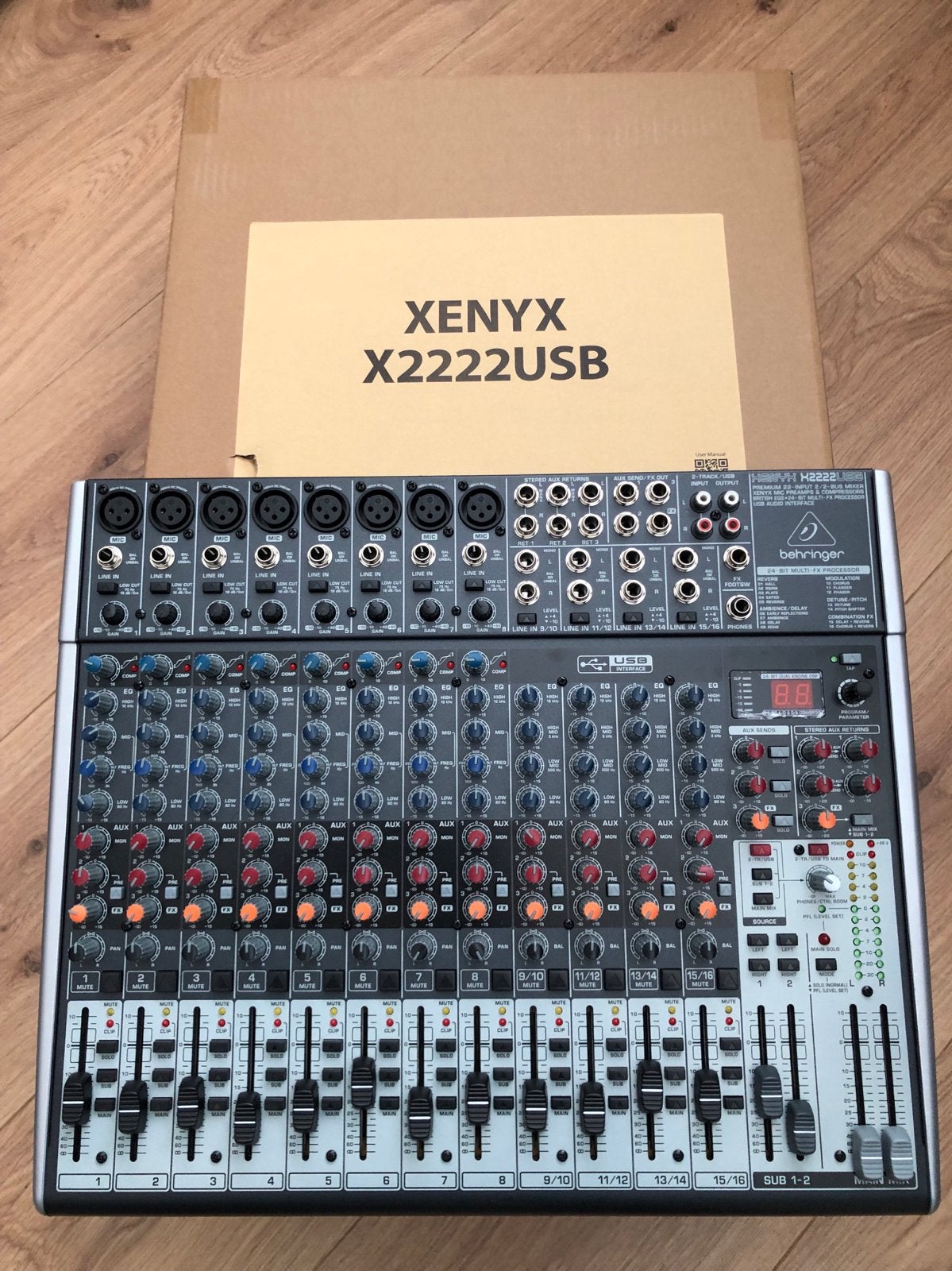 Behringer Xenyx X2222USB Mengpaneel, Ophalen of Verzenden, Zo goed als nieuw, 10 tot 20 kanalen, Microfooningang