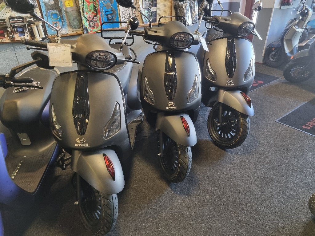 Nipponia Biq nieuw matgrijs,matzwart en rood voorraad, Ophalen, Overige modellen, Maximaal 45 km/u, Nieuw