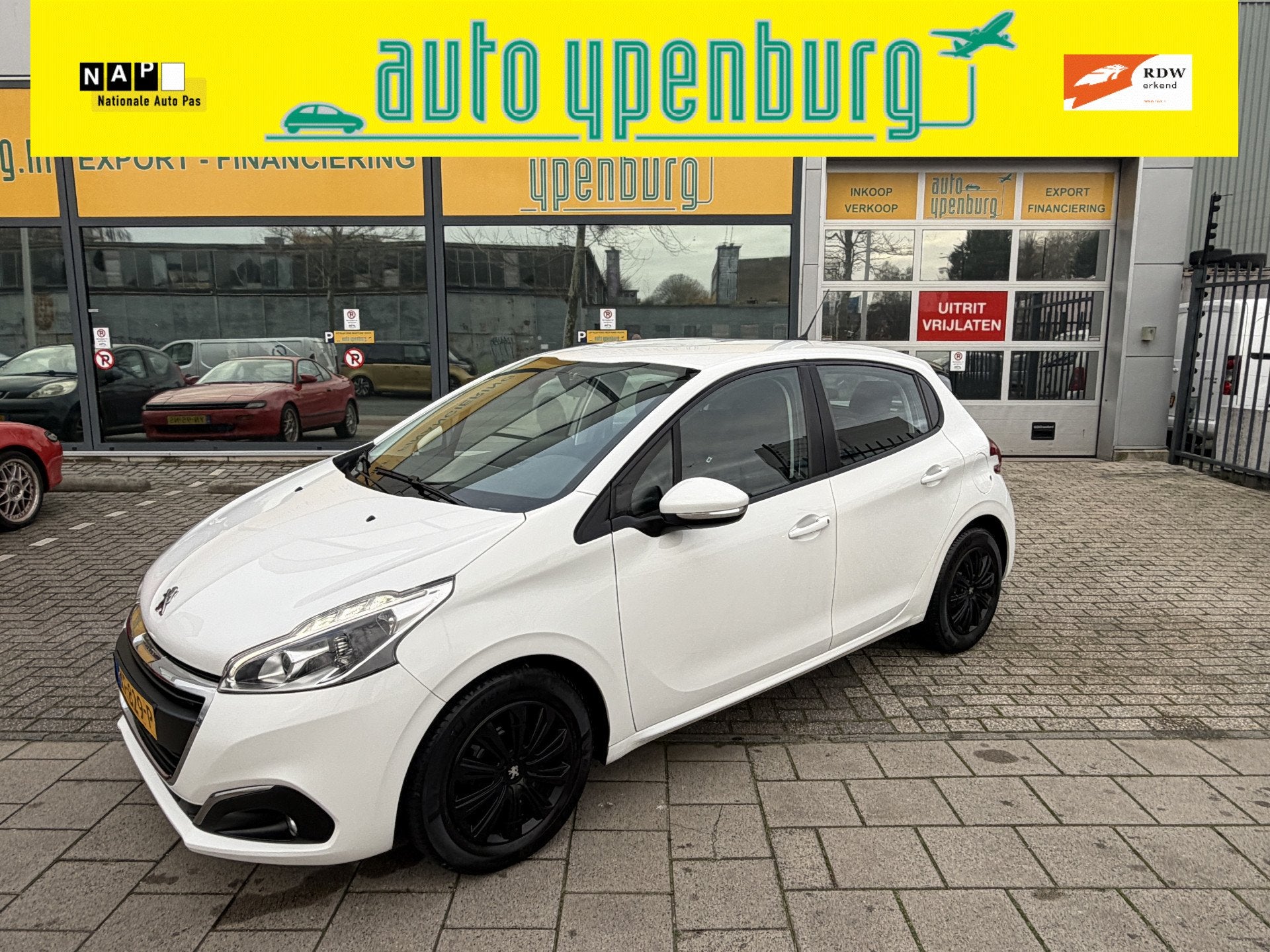 Peugeot 208 1.2 PureTech Blue Active * 128.159 Km * Navi * A, Auto's, 83 pk, Stof, Euro 6, 1199 cc