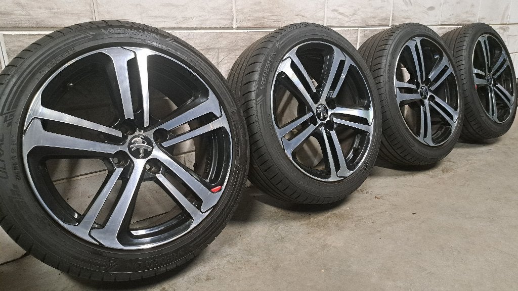 Bi-color 208 E-208 207 DS3 C3 Corsa F Ypsilon 205/45/17, Auto-onderdelen, Gebruikt, Banden en Velgen, 17 inch, Personenwagen