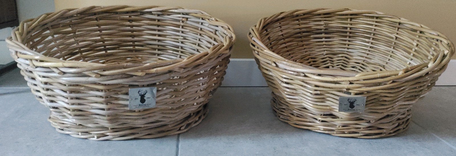 Twee katten mandjes van riet., Ophalen, Gebruikt, Riet