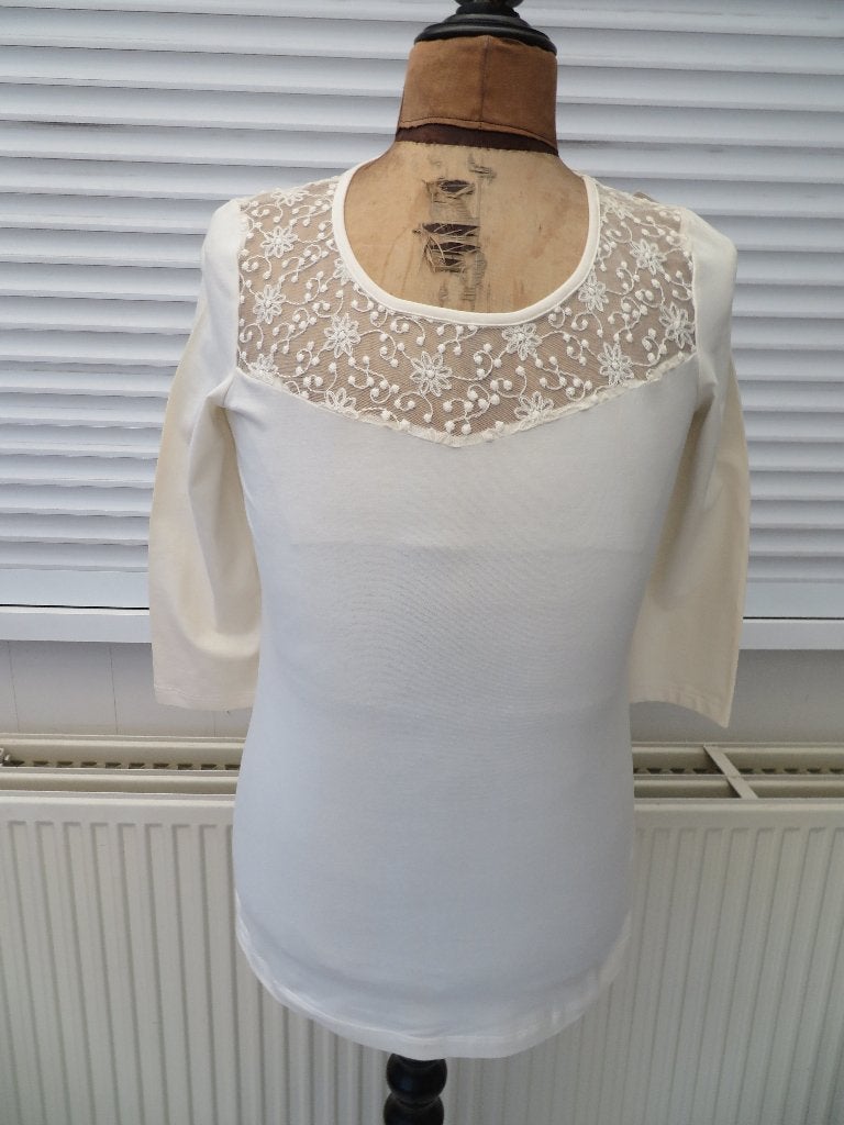 Dames T-Shirt met kant maat 42 Lola Liza nieuw ., Kleding | Dames, Wit, Maat 42/44 (L), Ophalen of Verzenden, Zo goed als nieuw