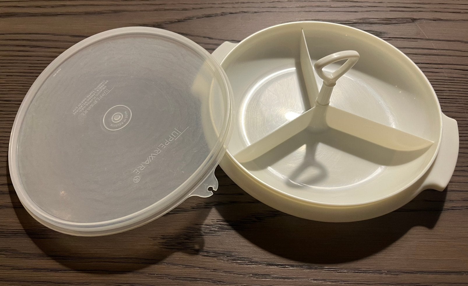 Tupperware 3 vaks serveer schaaltje met deksel  Creme, Ophalen of Verzenden, Wit, Schaal