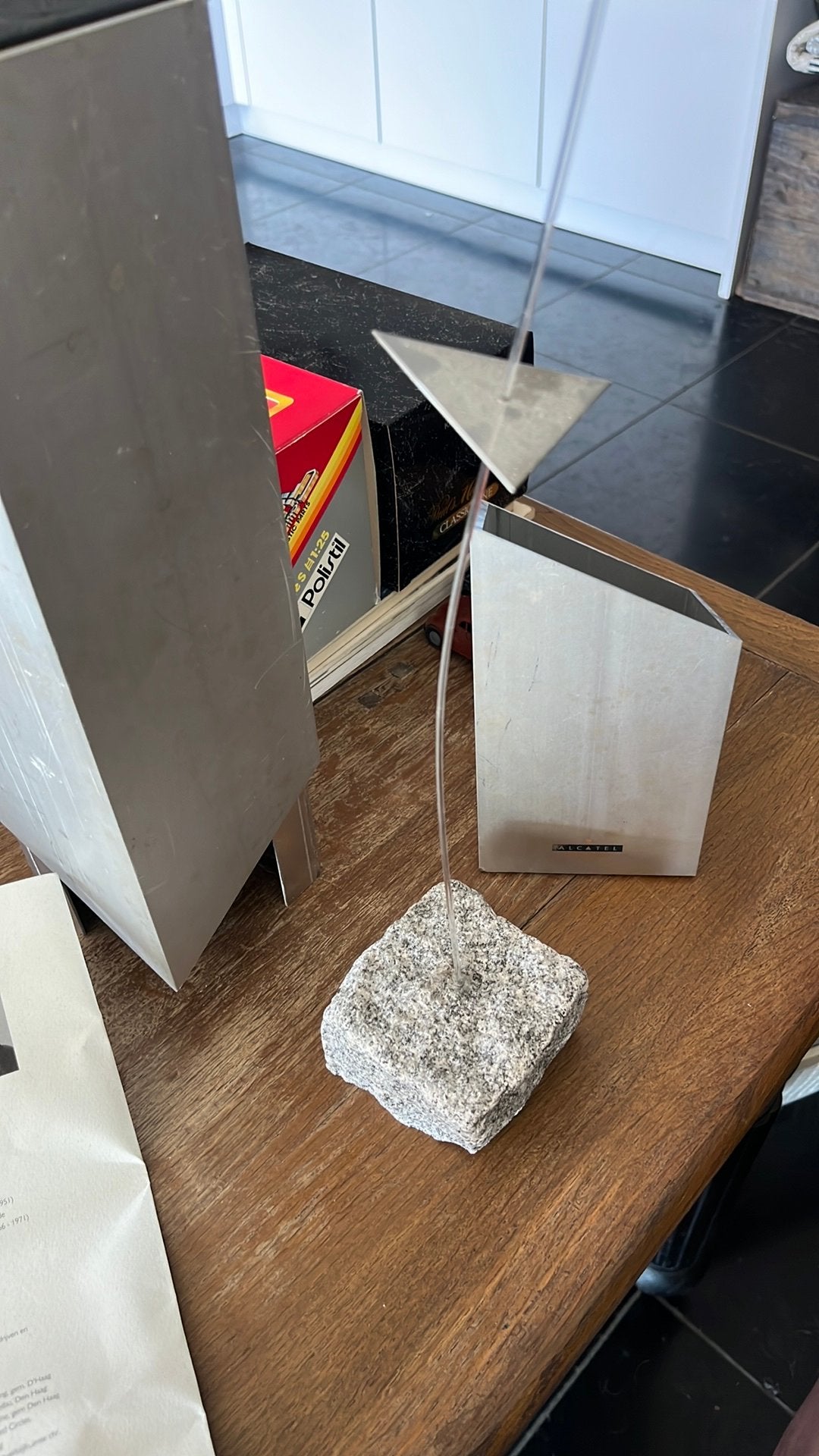 Kunstwerk van André van Lier voor Alcatel, Antiek en Kunst, Kunst | Designobjecten, Ophalen of Verzenden, 42 cm, Object, Metaal