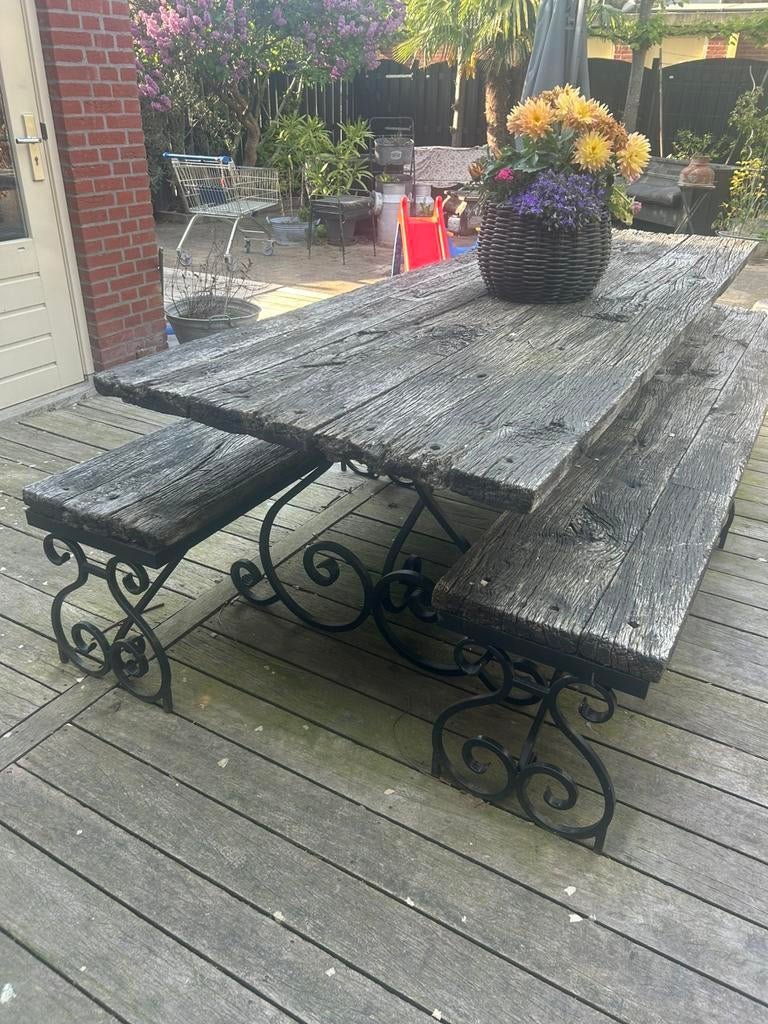 Unieke speciaal gemaakte Eettafel met banken voor tuin, Tuin en Terras, Ophalen, Gebruikt, Overige materialen, Eettafel