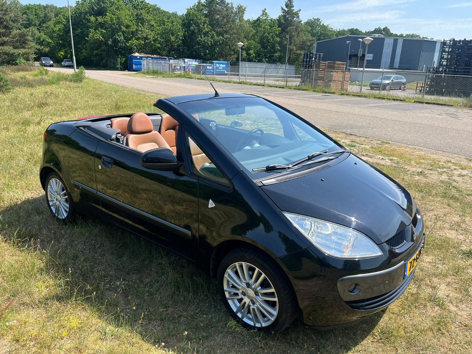 ‼️Mitsubishi Colt 1.5 CZC 2008 Zwart,cabrio,leder‼️, Auto's, Mitsubishi, Voorwielaandrijving, 15 km/l, 31 €/maand, 4 cilinders