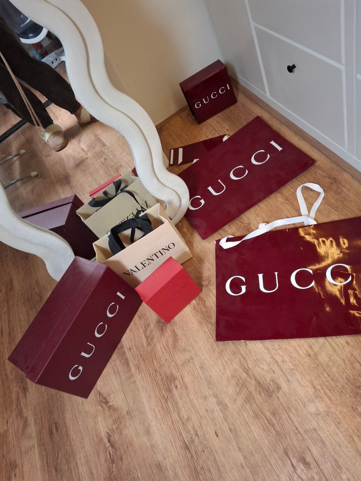 gucci en Valentino dozen/tassen, Ophalen of Verzenden, Minder dan 40 cm, Doos, Minder dan 35 cm