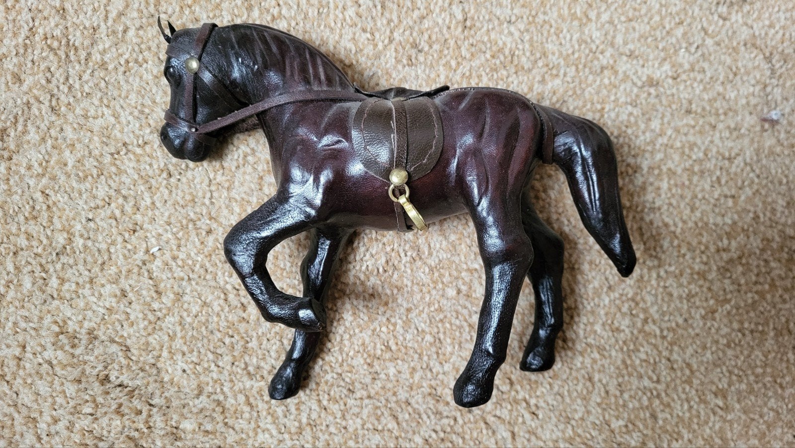 Decoratief paard van donkerbruin leer met zadel en hoofdstel, Ophalen of Verzenden
