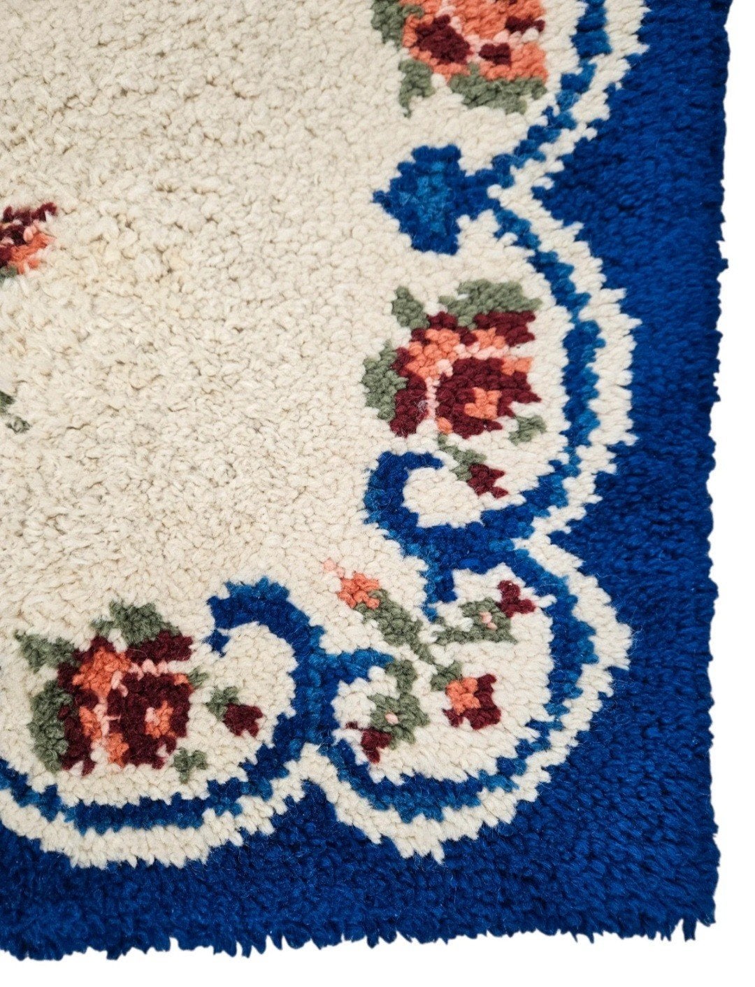 Handgemaakt vintage Retro wol Smyrna tapijt floral 75x145cm, 100 tot 150 cm, Crème, Www.hypepopup.nl, Zo goed als nieuw