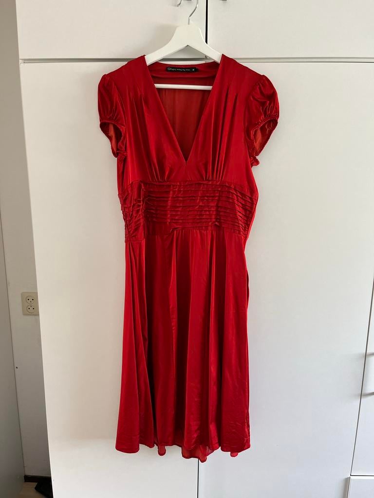 Feestelijk rood satijnachtig jurkje - Steps maat 38, Kleding | Dames, Jurken, Gedragen, Maat 38/40 (M), Rood, Ophalen of Verzenden