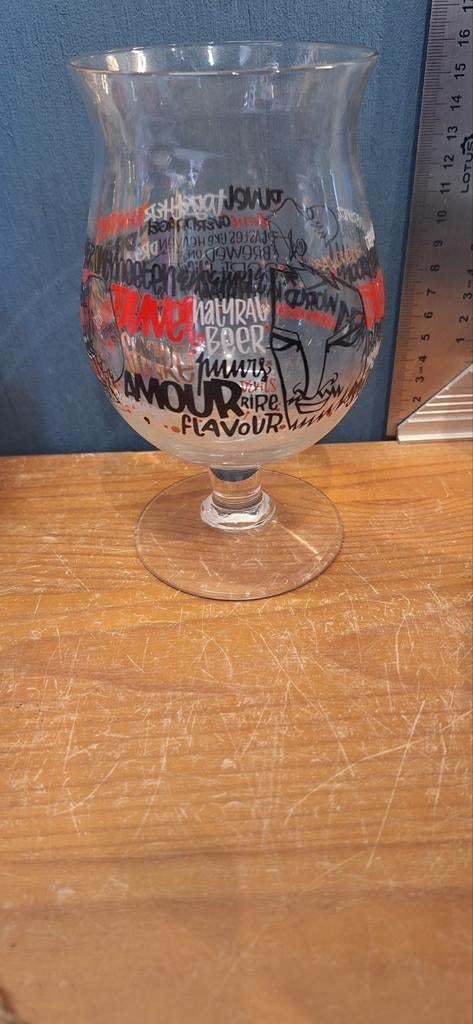 Duvel glas Denis Meyers (27426), Ophalen of Verzenden, Zo goed als nieuw, Glas of Glazen, Duvel