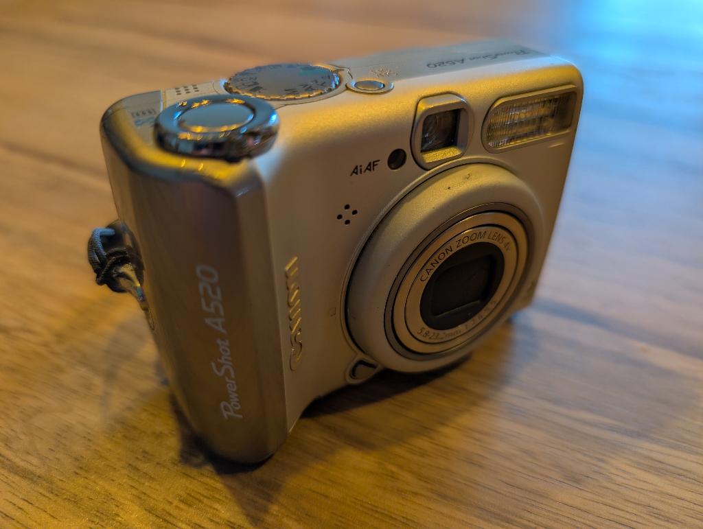 Vintage Canon PowerShot A520 – Y2K Look + 1Gb SD, Ophalen, Gebruikt, Canon, 4 t/m 7 keer