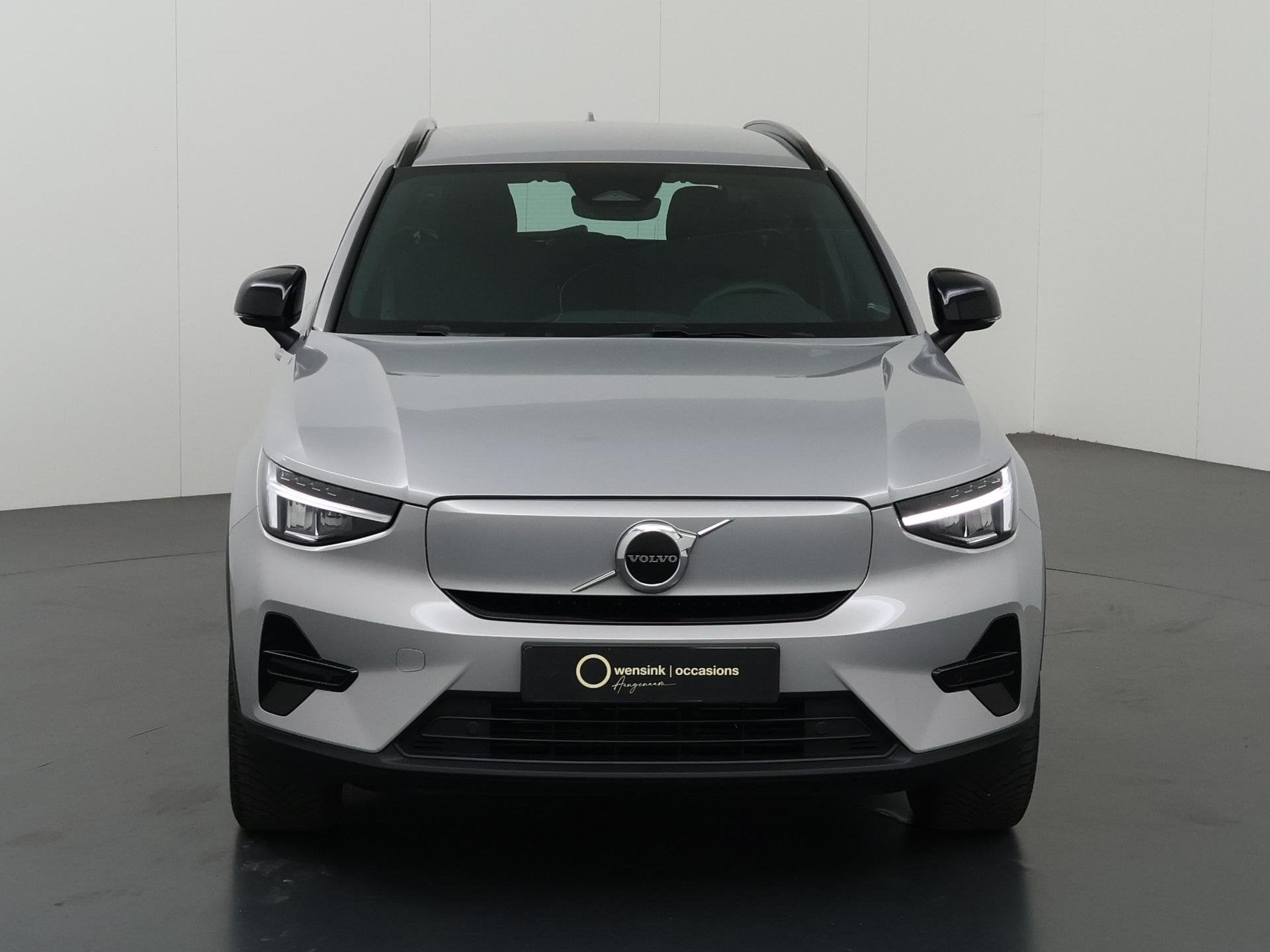 Volvo XC40 Single Motor Extened Range Core 82 kWh | SOH 97%, Auto's, Automaat, Dealer onderhouden, 82 kWh, 252 pk