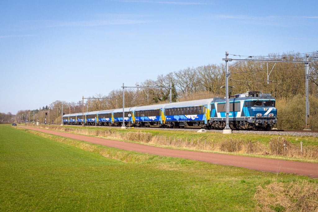 2 codes voor retourtickets GoVolta Parijs € 19 p/s, Tickets en Kaartjes, Drie personen of meer, Trein, Buitenland, Met bestemming of datum