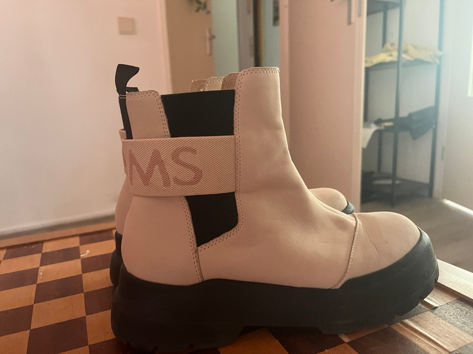 Toms schoenen, Ophalen of Verzenden, Zo goed als nieuw