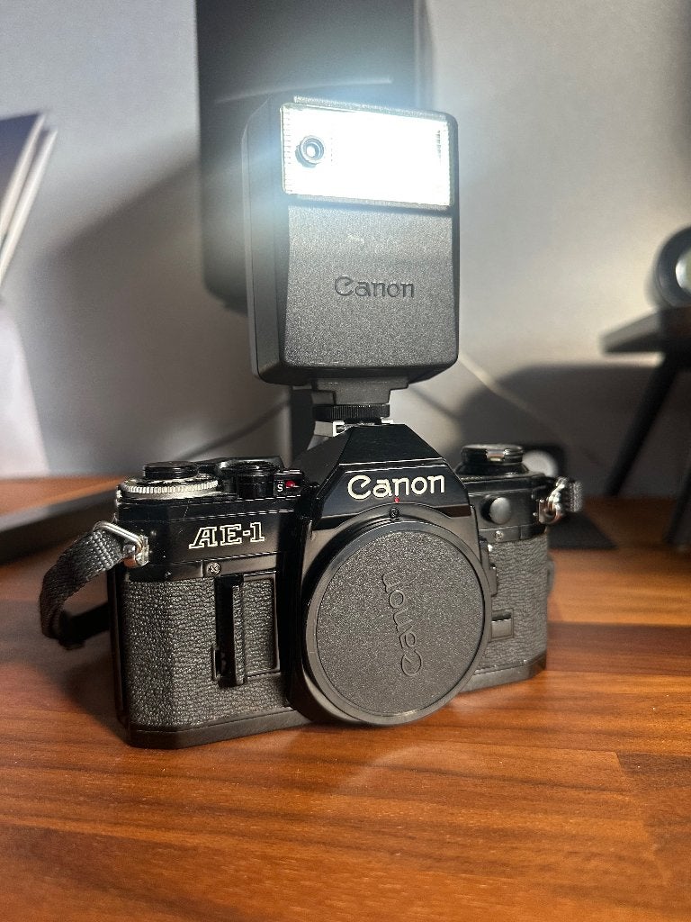 Canon AE1 analog camera, Ophalen of Verzenden, Gebruikt, Spiegelreflex, Canon