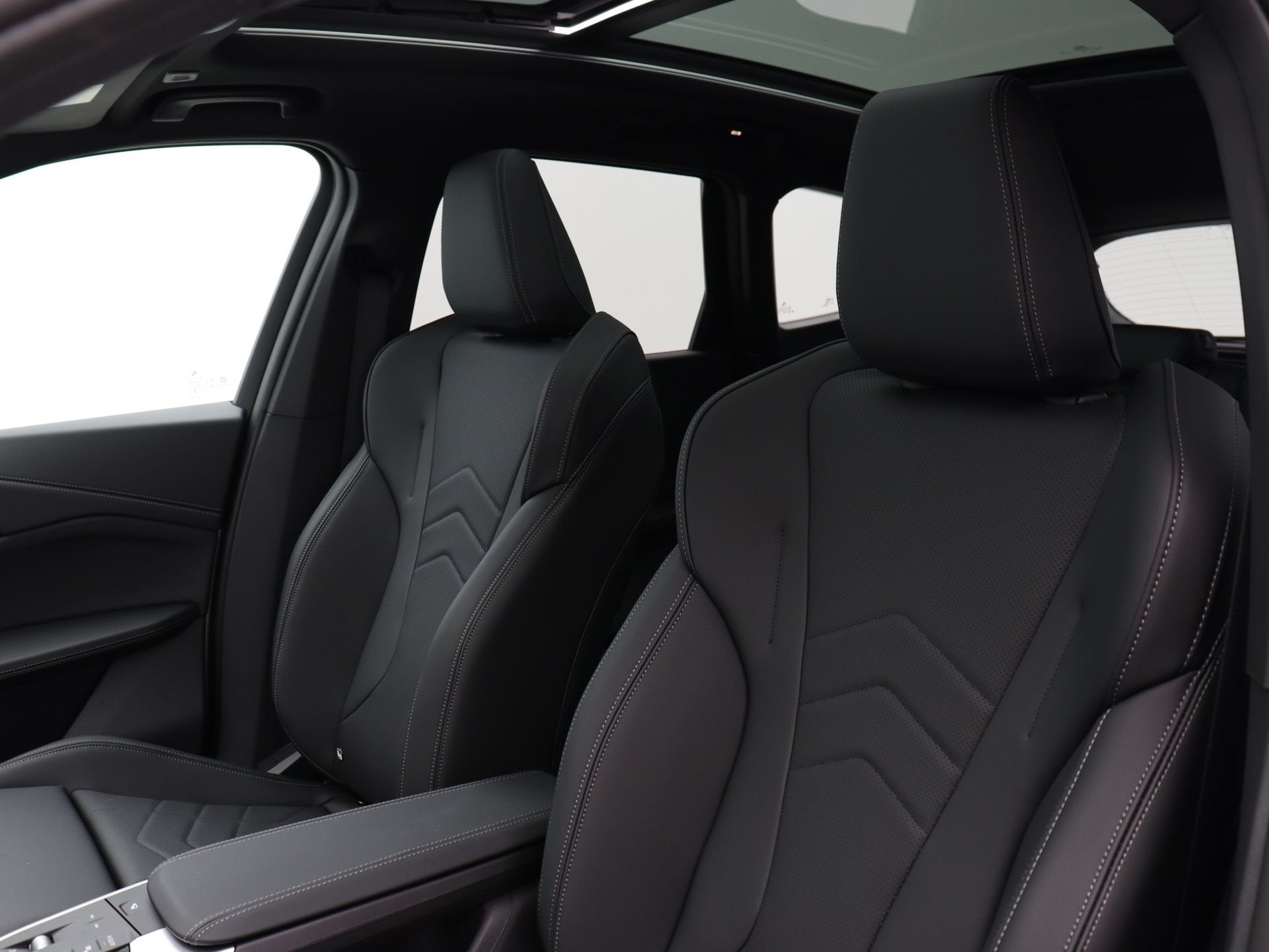 BMW X1 xDrive25e M Sport Pro | Premium Pakket | Harman Kardo, Auto's, Parkeerassistent, Zwart, Overige brandstoffen, Bedrijf