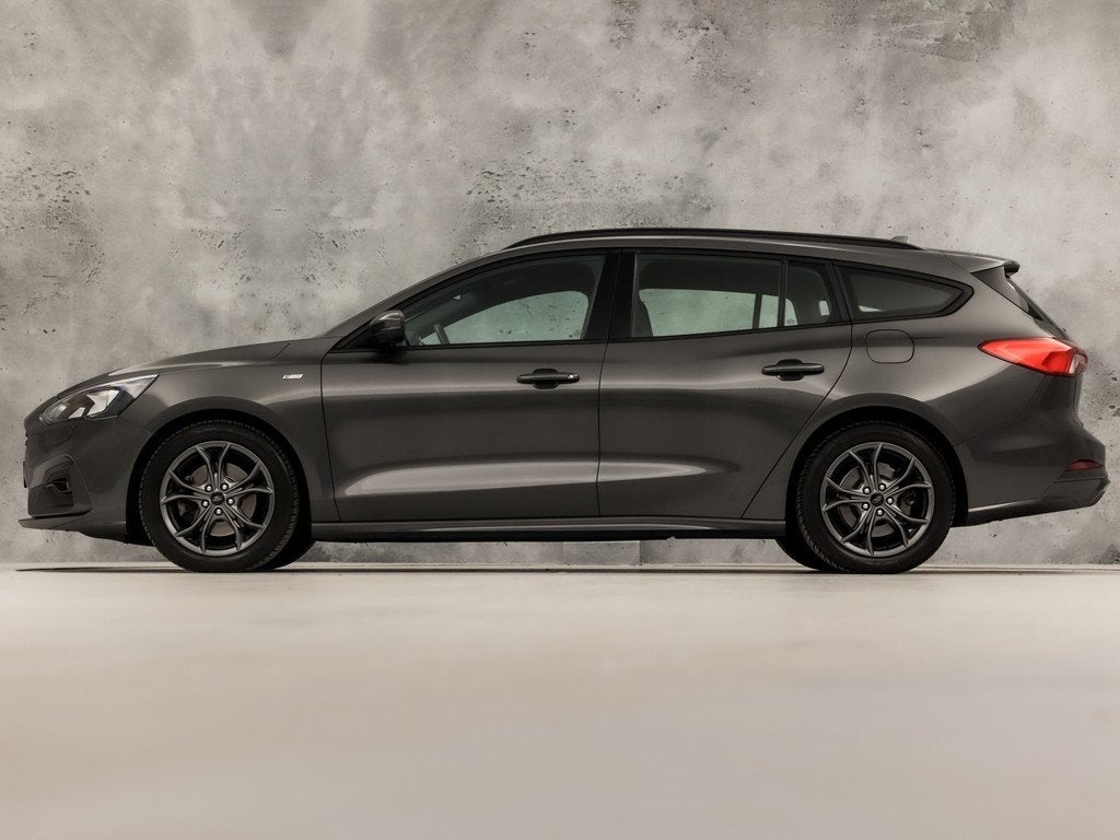 Ford FOCUS Wagon 1.5 EcoBoost ST Line 150Pk Automaat (APPLE, Auto's, Ford, Stof, Lichtsensor, 3 cilinders, 66 €/maand