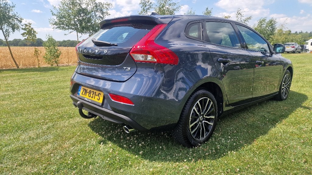 Volvo V40 1.5 T3 Momentum Automaat | Standkachel | Trekhaak, Auto's, Volvo, USB, Stof, 1498 cc, 4 cilinders