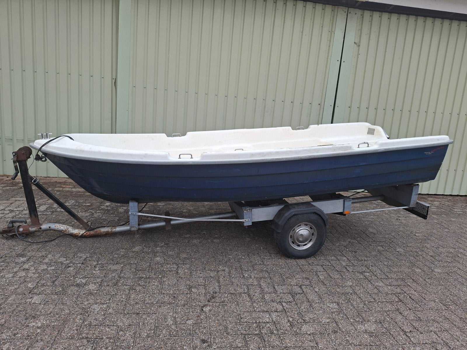Polyester visboot met buitenboordmotor, Overige merken, Gebruikt, Buitenboordmotor, Trailer