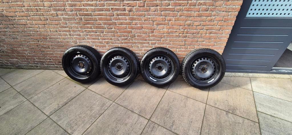 Winterbanden met velgen 215/55 R16, Ophalen, 16 inch, Banden en Velgen, Winterbanden